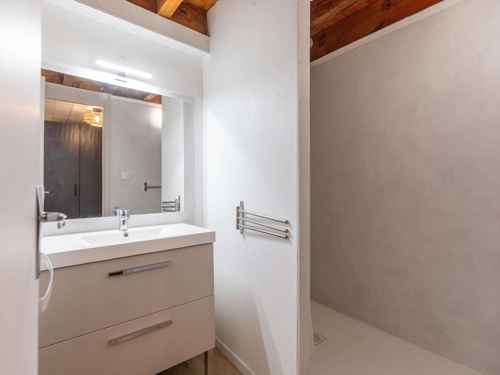 T2 Renove Avec Terrasse, Parking Prive, Local Velos A Cauterets - Fr-1-401-290 Exterior foto